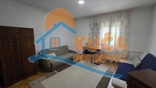 Izdaje se sprat kuće kod Dif-a, 102m2, na prvom s