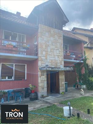 Kuća na 1km od centra 350m2