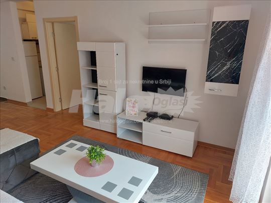 Odličan dvosoban stan na top lokaciji–Đeram, 51m2