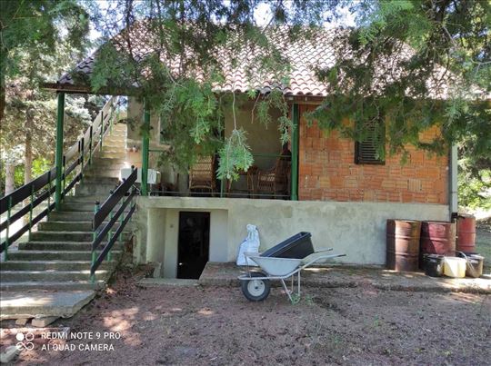 Stari Slankamen, kuća 104 m2, uknjiženo, 28 ari 