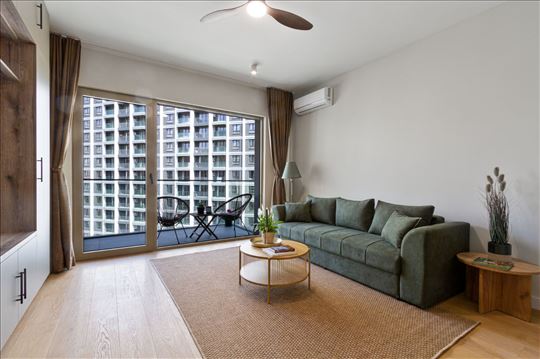 Udoban STUDIO Queens park, prvo izdavanje 