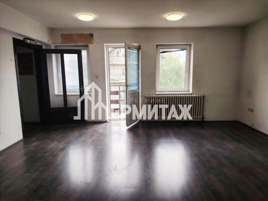 Uknjižen poslovni prostor na Alitni, 83m2