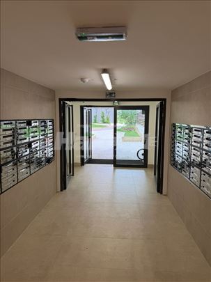 Wellport 4soban stan sa 2 parking mesta uz doplatu