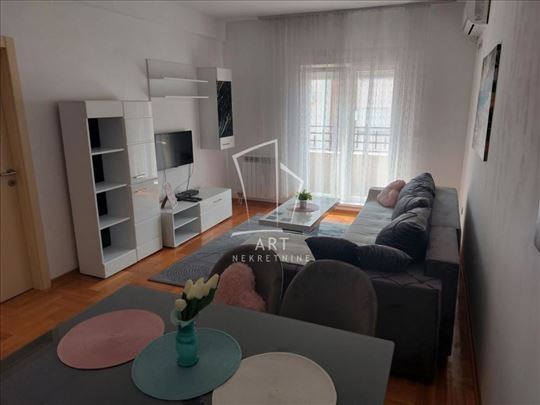 Đeram pijaca, lux stan 51m2 ID#8638