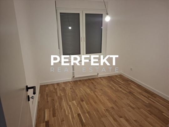 Donji Grad, trosoban, 65m2 na trećem spratu, lift
