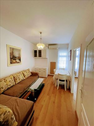 Hram, Sokolska, 26m2, renoviran, namešten