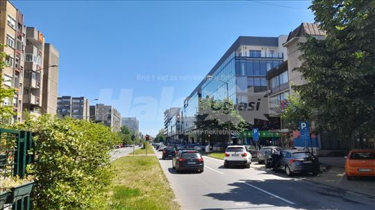 Liman 3 Narodnog Fronta lux namešten useljiv