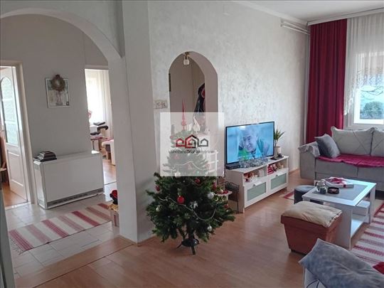 PorodiČna KuĆa U Centru FeketiĆa Od 80m2