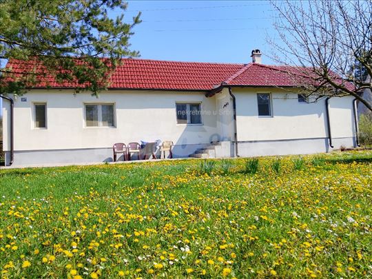 Renovirana kuća sa 39 ari placa – Bez ulaganja