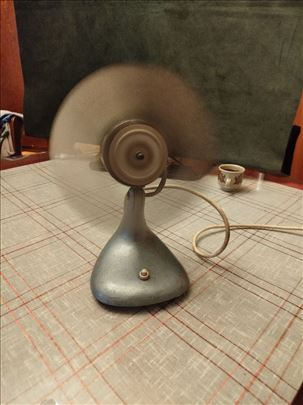 Stari retro stoni ventilator - vintage.