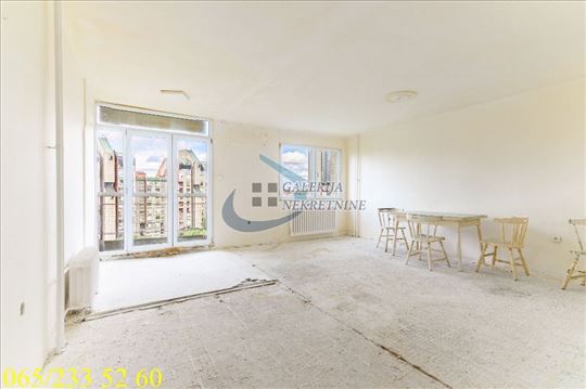 Voždovac, Banjica - Paunova 77m2