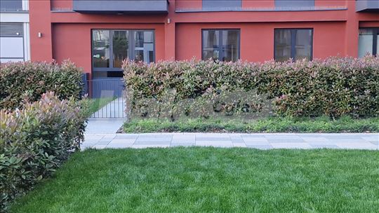Trosoban 83m2 + Bašta 72m², Izdat 1800€, Vlasnik
