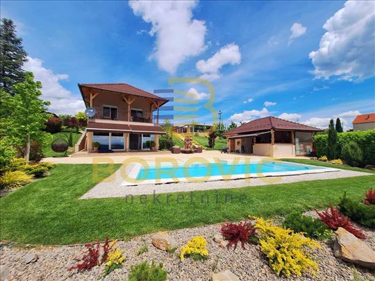 Impozantno imanje sa bazenom, 123m2, lux,28.25 ari