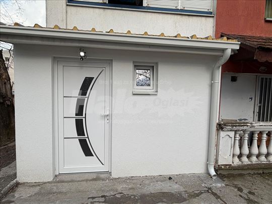 odlicna prilika- adaptirana garaza kao stan