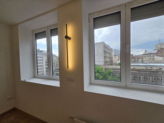 Uknjižen, renoviran,, odmah useljiv stan