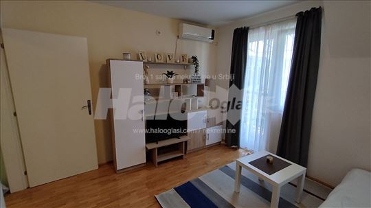 1.5 stan idealan za 2 studenta