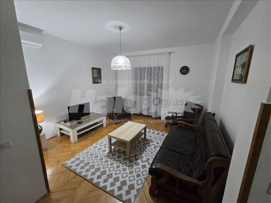Dvosoban namešten stan, uključene režije u cenu