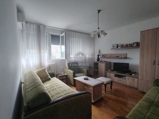 Fontana, renoviran, namešten