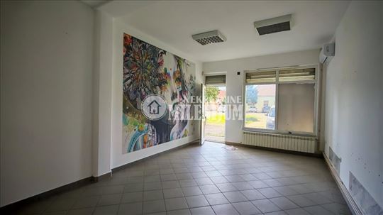 Izdaje se lokal 35m² u Surčinu, Vojvođanska ulica 