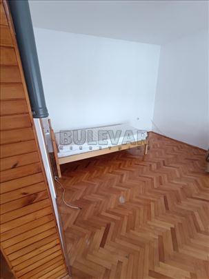 Izdaje se stan u Durlanu