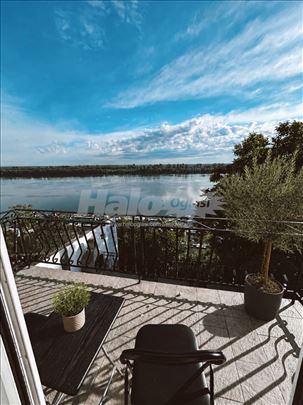 Kuća na Gardošu sa panoramskim pogledom na Dunav