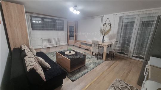 Izdaje se nameštena garsonjera, Karaburma,35m2