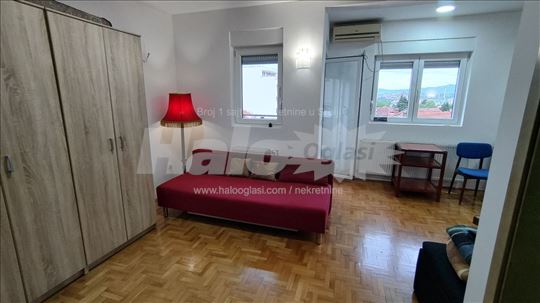 Izdajem stan od 30 m2 u Erdogliji (preko puta Y)