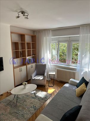 Renoviran i Svetao 1.0 Stan, NBG,Paviljoni.35m²