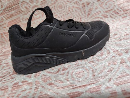 SKECHERS patike 35