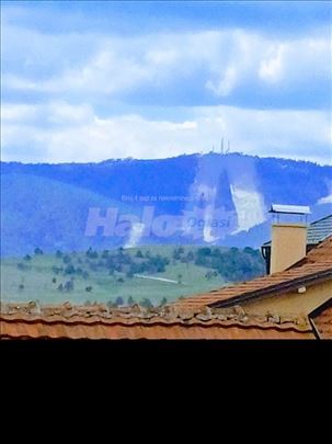 Zlatibor nameštena garsonjera u zgradi