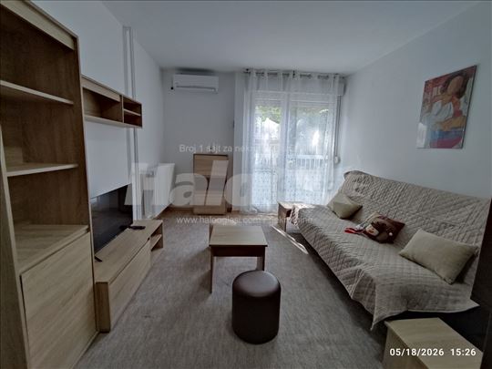 Garsonjera, 27m2, odmah useljiva, Karađorđev trg.