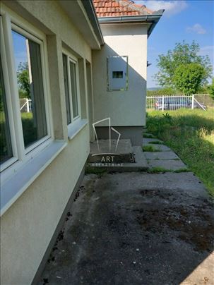 Novi Slankamen, renovirana 3.0 kuća, veliki plac I