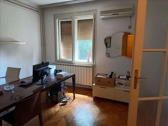 Strogi centar, izdavanje, 34m2, polunamešteno