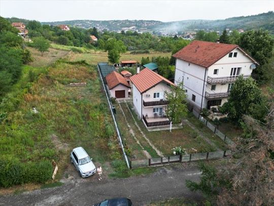Vrčin kuća + vikendica
