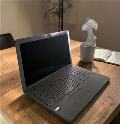  Bela Toshiba C855D-11U – perfektna!