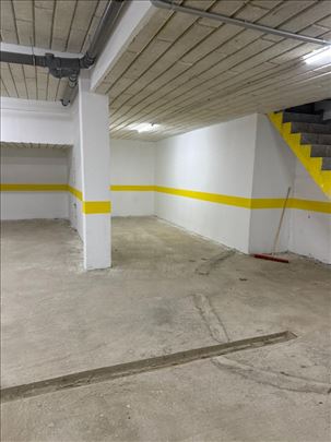 Cela Garaza, 17 pm, 190k sa PDVom, 300m2, Povoljno