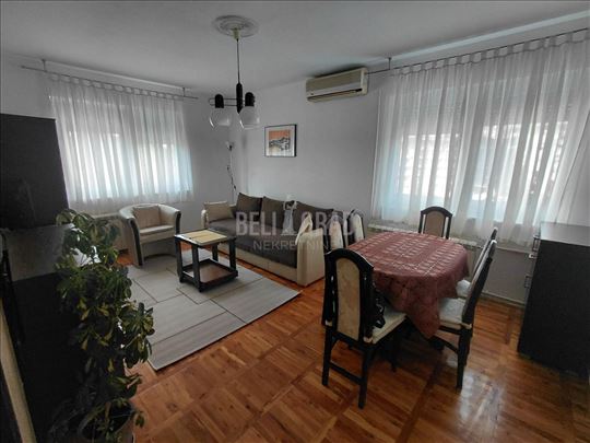 Funkcionalan, namašten, svetao