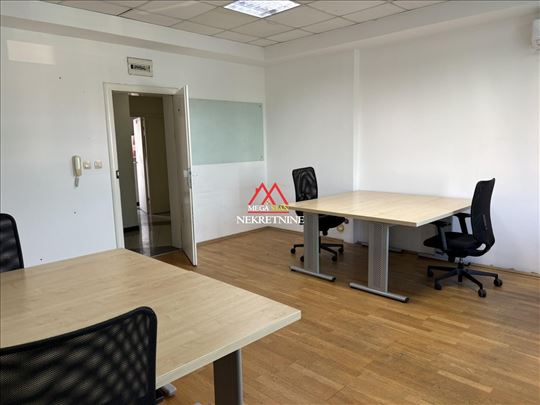 Kancelarijski prostor - 26m2 - Bulevar Oslobođenja
