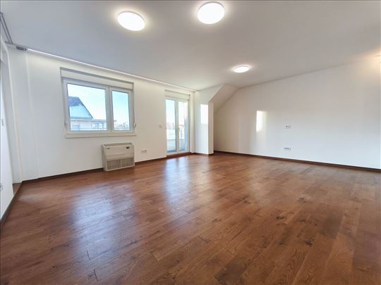 Polunamešten 4.0 stan, 125m2, Betanija
