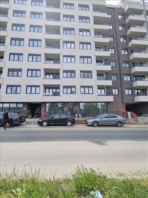 Prodaja lokala – Voždov kvart | 208m² + 5 garažnih