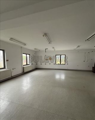 Izdaje se odličan posloni prostor u Svrljigu, 130m