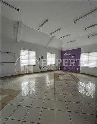 Izdaje se odličan poslovni prostor u Svrljigu, 150