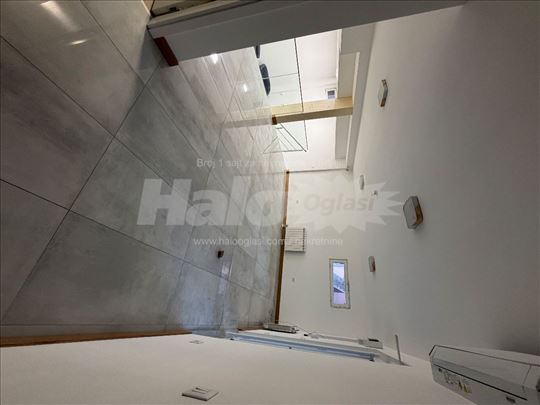 Lokal 125m2- idealan za poslovni prostor