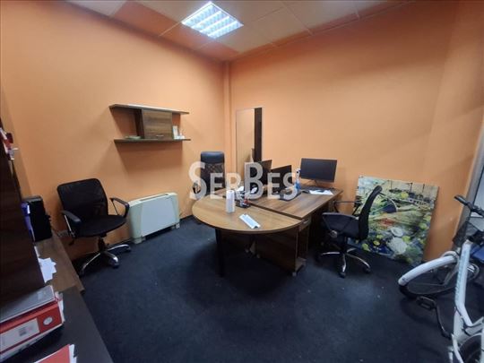 Lokal 13m² u pešačkoj zoni – Centar grada – 25.000