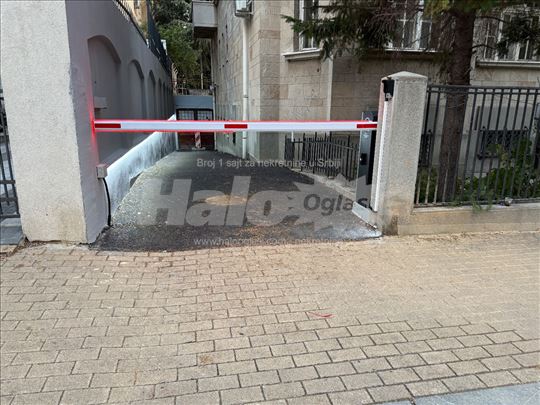 Lux velika garaza,servis,bajs/skuter/moto centar