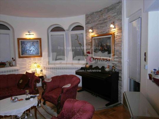 Stan 130 m2 + 80m2 potkrovlje, Padina B.Jerkovic