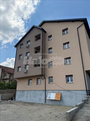 Trosoban stan Kaluđerica, mirna lokacija, novogra