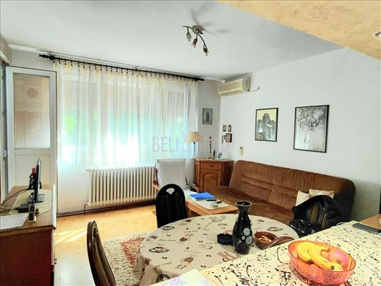 Uknjižen 2,5 stan, odličan raspored
