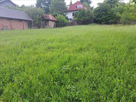 Vrčin 11 ari, građevinsko zemljište, uknjižen