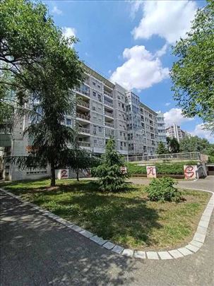 Blok 29, bela fasadna cigla,namešten,odmah useljiv